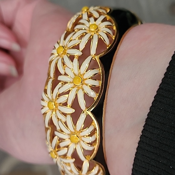 Joan Rivers Daisy Chain Bracelet - Picture 5 of 5